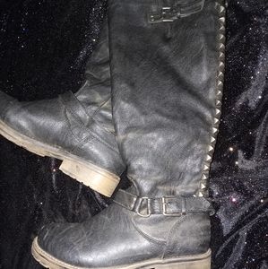 Breckelles studded moto boot